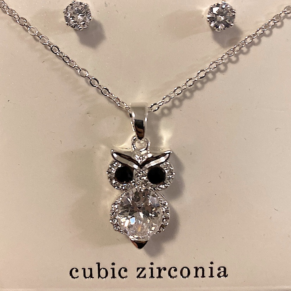 Pure Silver Owl design Set of neckless and earrin